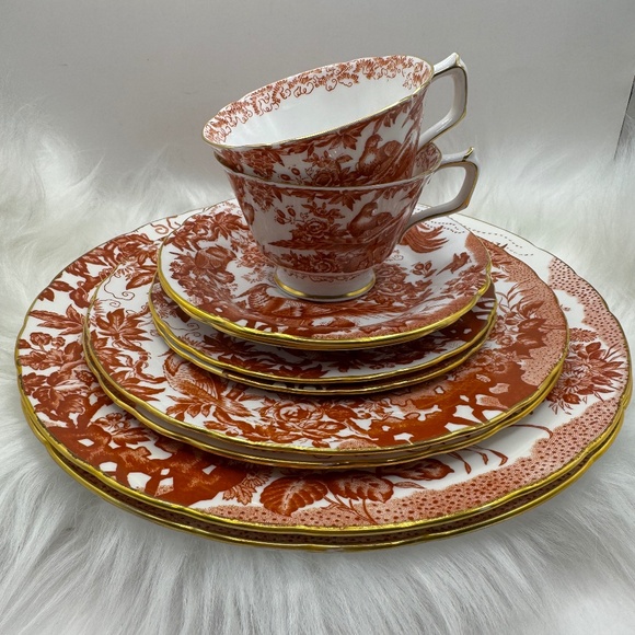 Royal Crown Derby "Red Aves" 5 piece place setting. 2 available. Dated XXX 1967. - Picture 3 of 10